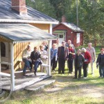 Matkalaiset Runebergin tuvan edustalla, Pietarsaari