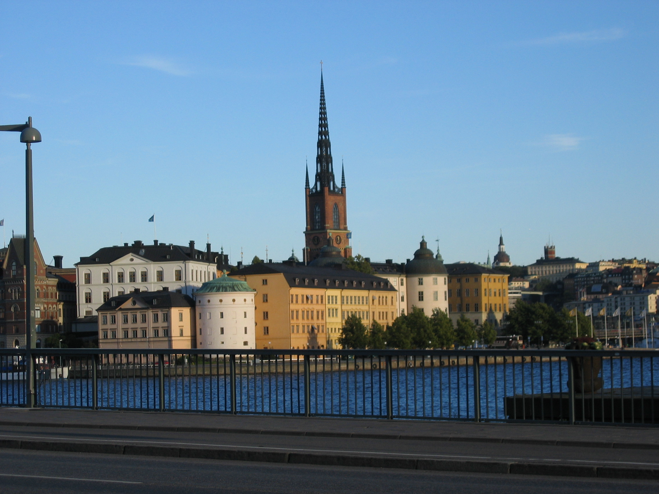 Tukholmaa ilta-auringossa